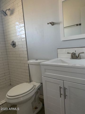 1321 N 48th Place 2, Phoenix, AZ 85008