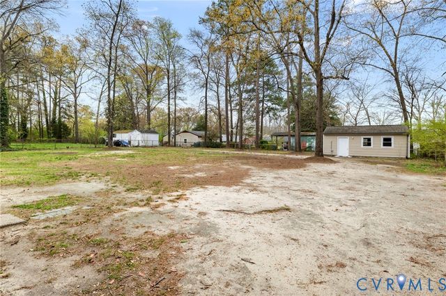 12732 Richmond St, Chester, VA 23831