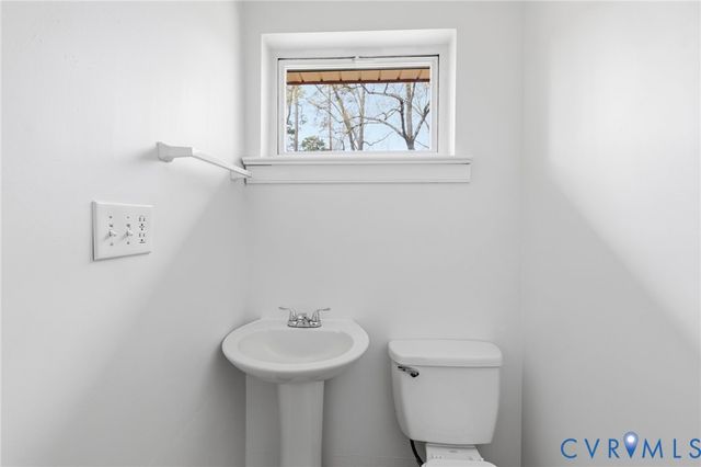 12732 Richmond St, Chester, VA 23831