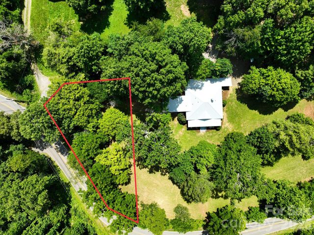 379 Chunns Cove Road, Asheville, NC 28805