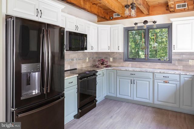 4105 EDGES MILL RD, Downingtown, PA 19335