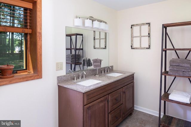 4105 EDGES MILL RD, Downingtown, PA 19335