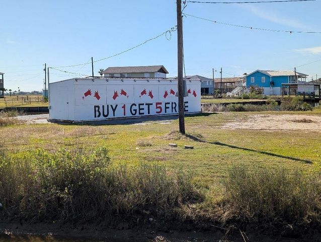 201 Carancahua Street, Sargent, TX 77414