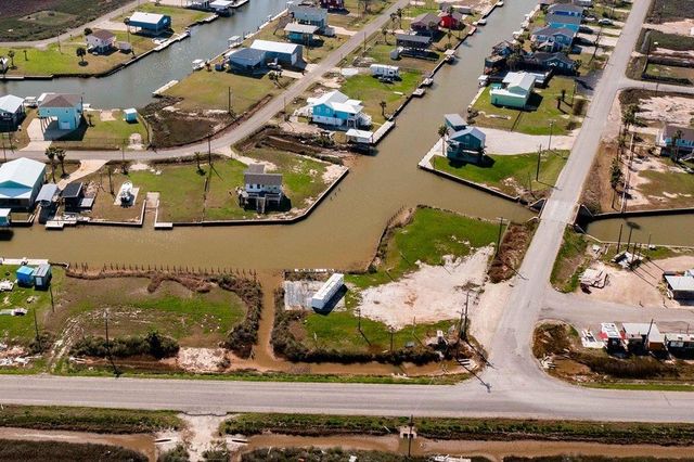 201 Carancahua Street, Sargent, TX 77414
