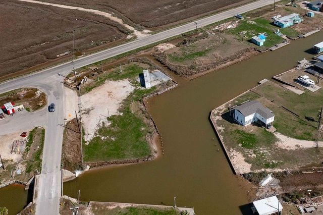 201 Carancahua Street, Sargent, TX 77414