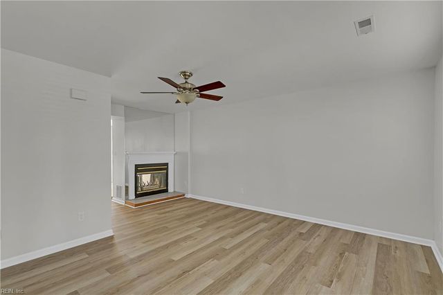 106 Heather Way Apt D, Yorktown, VA 23693