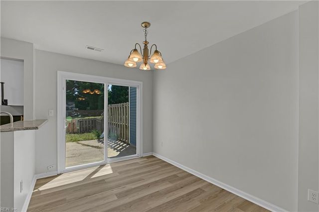 106 Heather Way Apt D, Yorktown, VA 23693