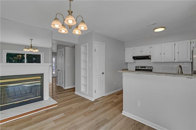 106 Heather Way Apt D, Yorktown, VA 23693