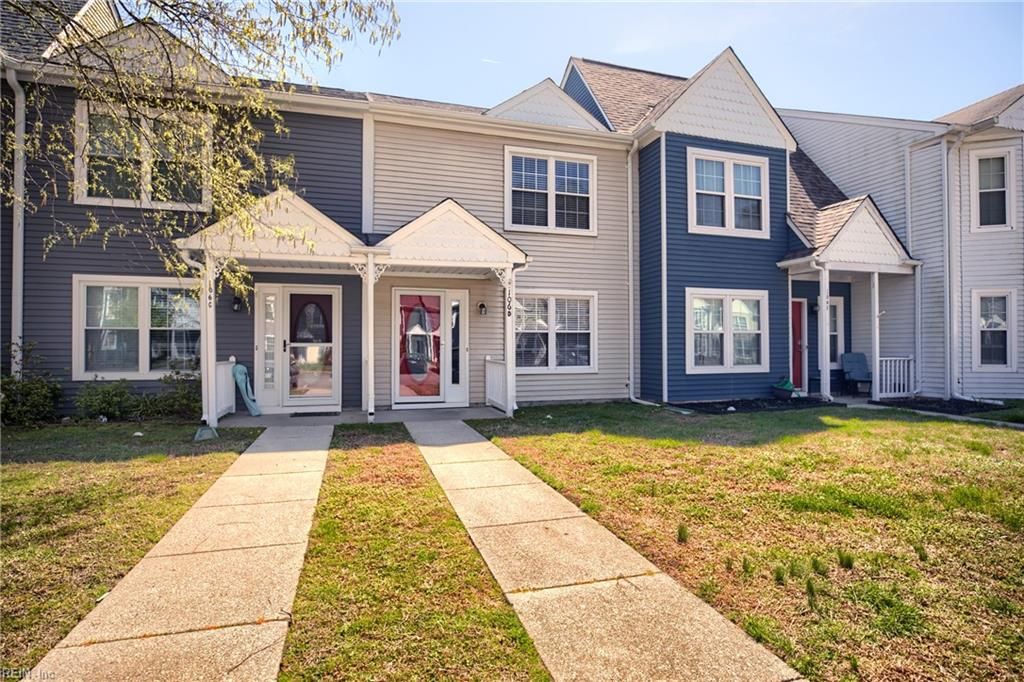 106 Heather Way Apt D, Yorktown, VA 23693