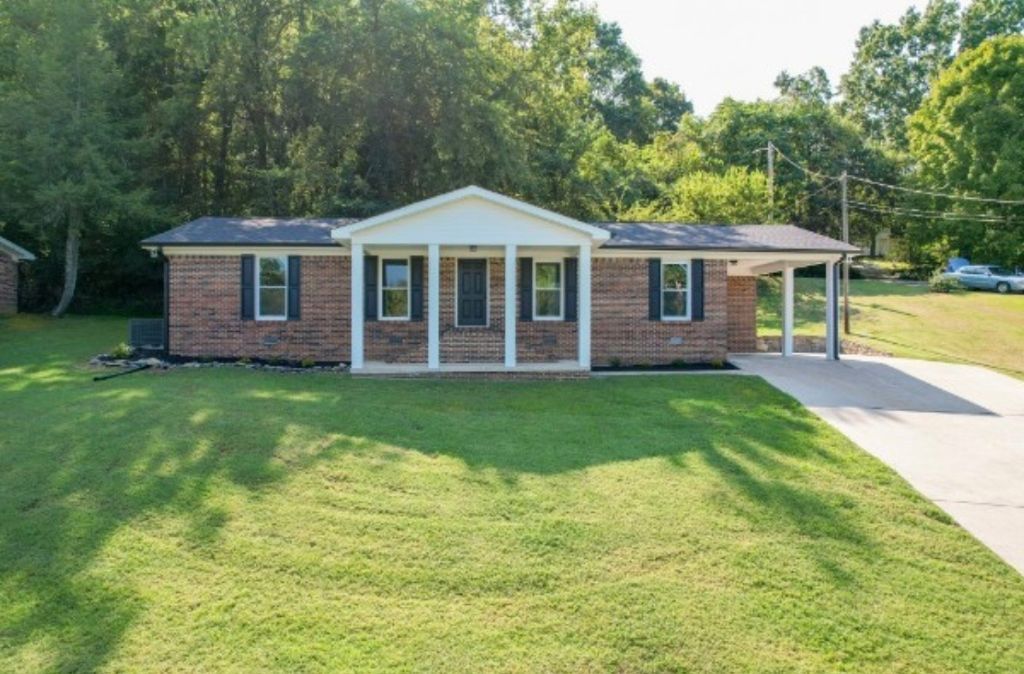 132 Hillwood Dr, Carthage, TN 37030