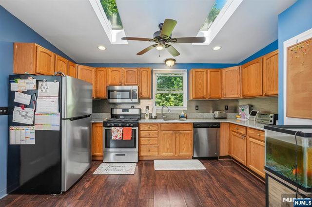 2 Howard Street, Pompton Lakes, NJ 07442