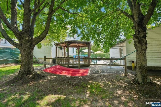 2 Howard Street, Pompton Lakes, NJ 07442