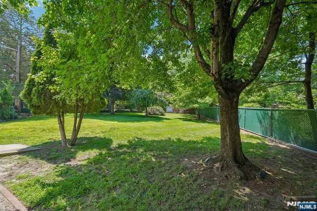 2 Howard Street, Pompton Lakes, NJ 07442