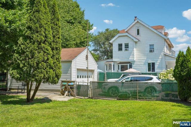 2 Howard Street, Pompton Lakes, NJ 07442