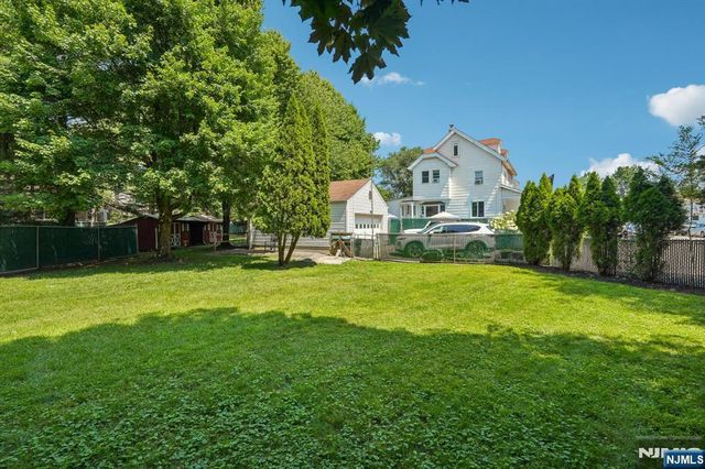 2 Howard Street, Pompton Lakes, NJ 07442