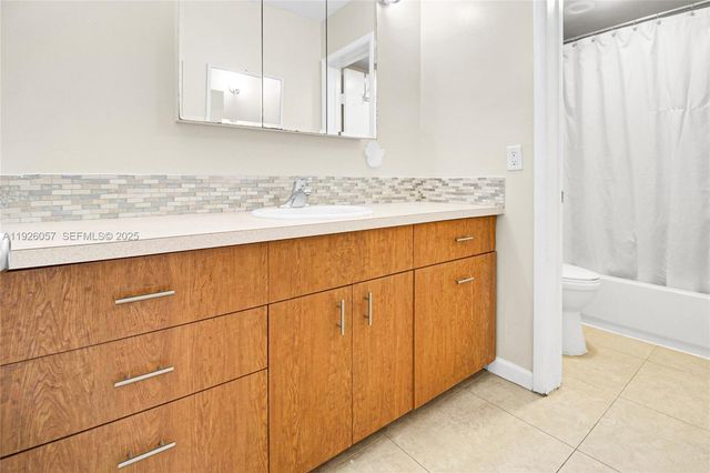 6505 Winfield Blvd B-4, Margate, FL 33063