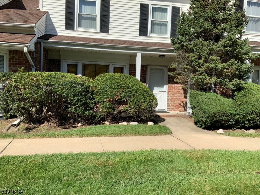 37 Wareham Ct, Scotch Plains Twp., NJ 07076