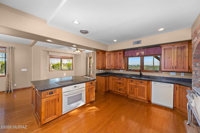3380 S Hunters Run, Tucson, AZ 85730