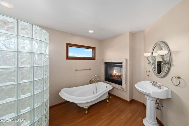 3380 S Hunters Run, Tucson, AZ 85730