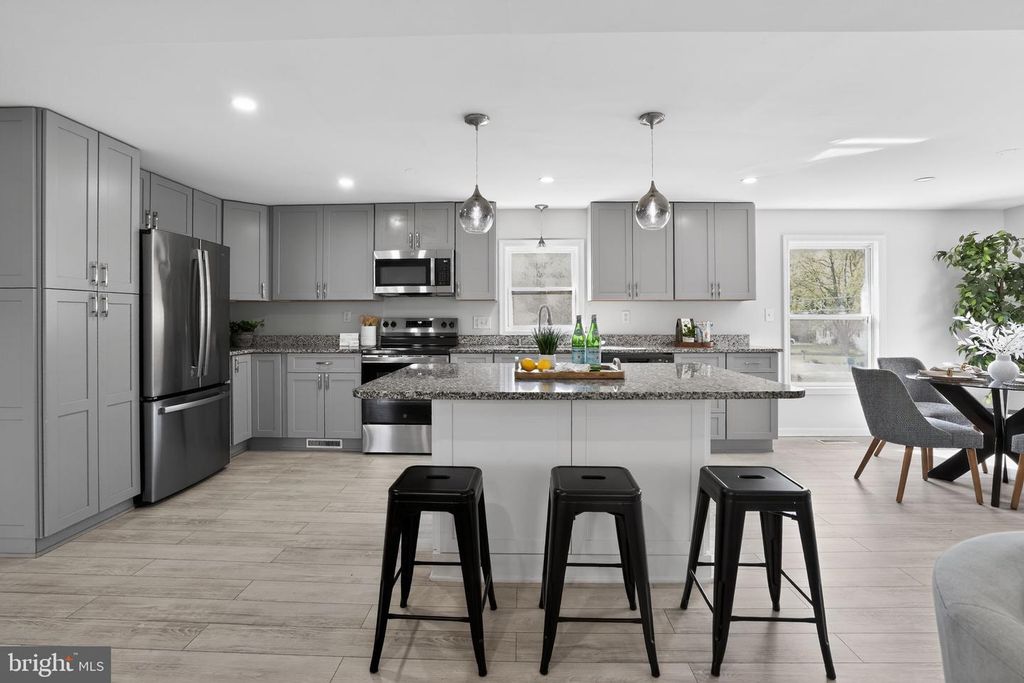 Image 5 of property listing at 225 NICHOLS MANOR DR, Stevensville, MD 21666