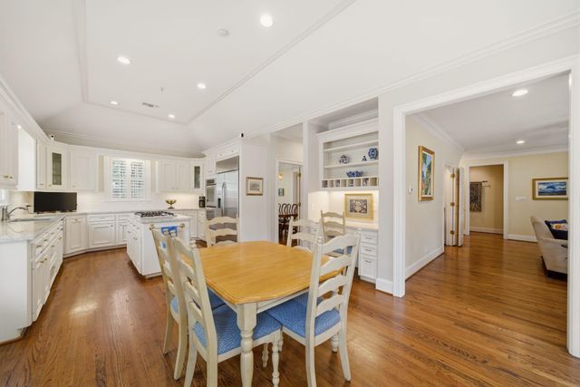 3 Martin Lane, Spring Valley Village, TX 77055