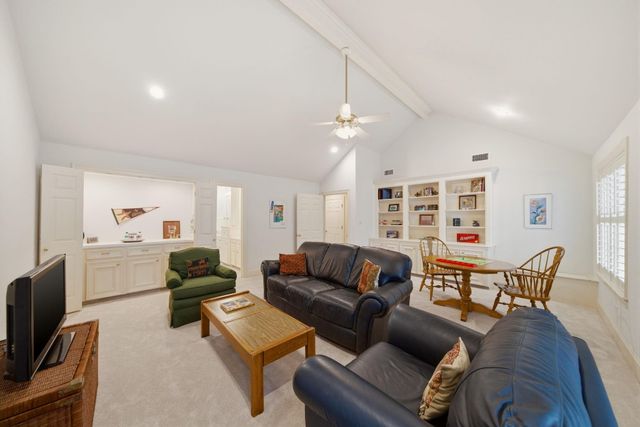 3 Martin Lane, Spring Valley Village, TX 77055