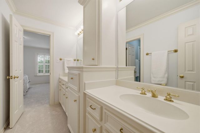 3 Martin Lane, Spring Valley Village, TX 77055