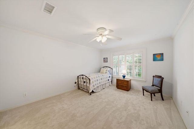 3 Martin Lane, Spring Valley Village, TX 77055