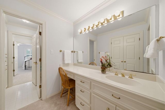 3 Martin Lane, Spring Valley Village, TX 77055