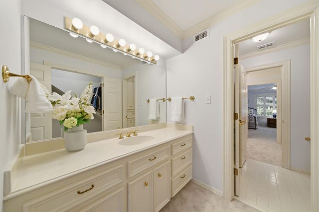 3 Martin Lane, Spring Valley Village, TX 77055