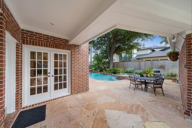 3 Martin Lane, Spring Valley Village, TX 77055