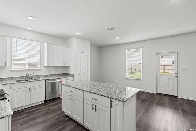 1211 LOS MOCHIS AVENUE, Converse, TX 78109