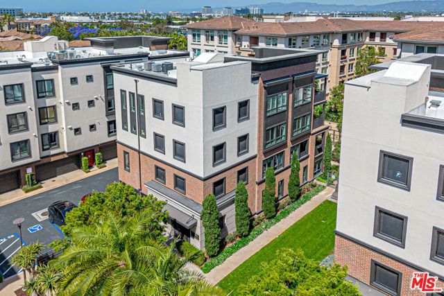12883 Runway Road 2, Los Angeles, CA 90094