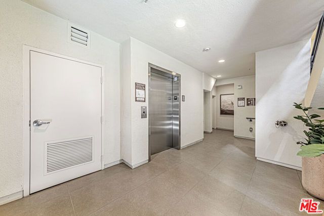 12883 Runway Road 2, Los Angeles, CA 90094