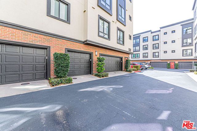 12883 Runway Road 2, Los Angeles, CA 90094