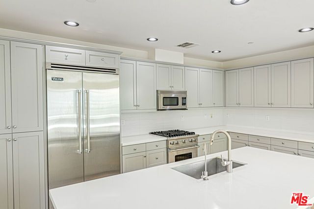 12883 Runway Road 2, Los Angeles, CA 90094