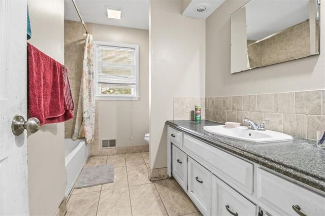 12101 E 60th Terrace, Kansas City, MO 64133