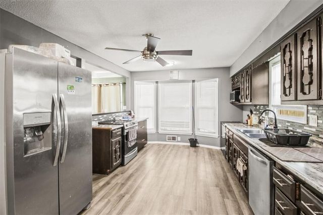 12101 E 60th Terrace, Kansas City, MO 64133