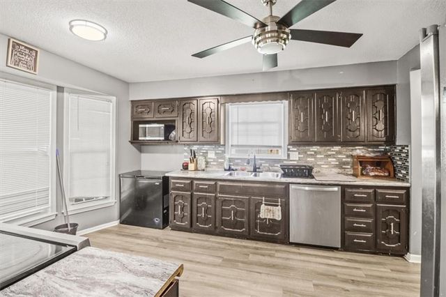 12101 E 60th Terrace, Kansas City, MO 64133