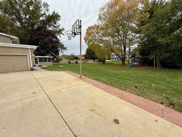206 Julie Drive, Kankakee, IL 60901