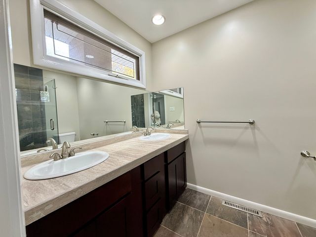 206 Julie Drive, Kankakee, IL 60901