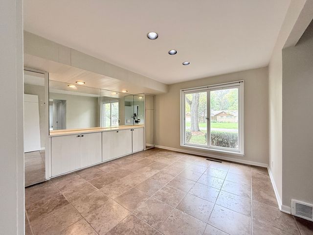 206 Julie Drive, Kankakee, IL 60901