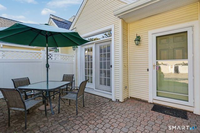 17 Southwick Court North 17, Milford, CT 06461