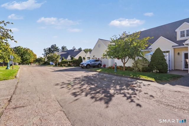 17 Southwick Court North 17, Milford, CT 06461