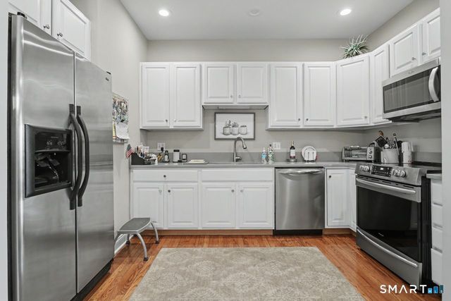 17 Southwick Court North 17, Milford, CT 06461