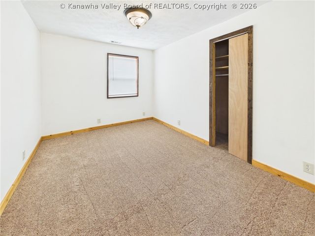 2538 3rd Avenue, Nitro, WV 25143