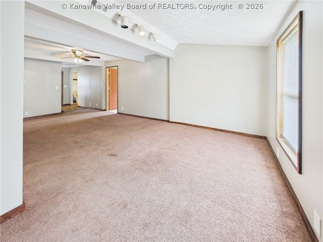2538 3rd Avenue, Nitro, WV 25143
