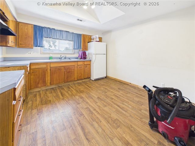 2538 3rd Avenue, Nitro, WV 25143