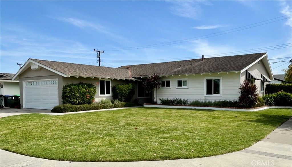 Image 1 of property listing at 3230 Washington Avenue, Costa Mesa, CA 92626