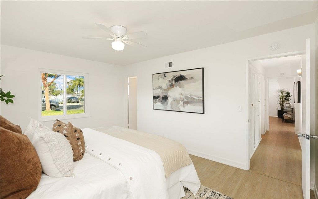 Image 14 of property listing at 3230 Washington Avenue, Costa Mesa, CA 92626